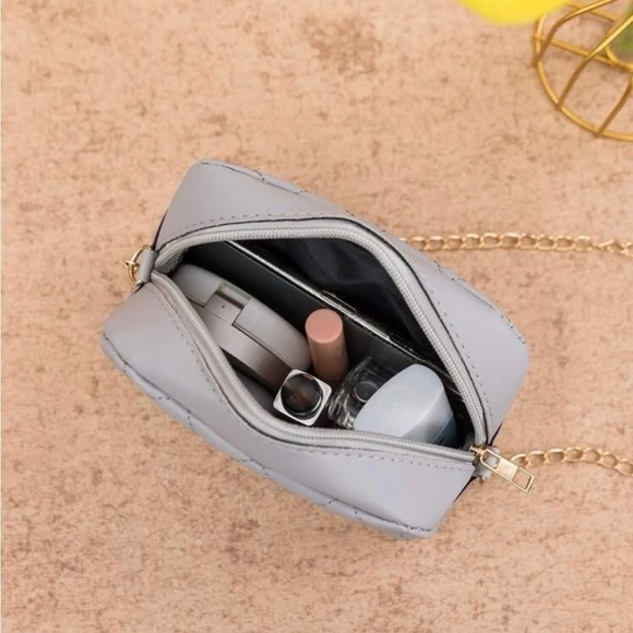 Gray Quilted Gold Chain Strap Mini Bag - Picture 5 of 13